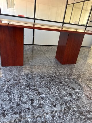 Mesa de juntas ovalada madera