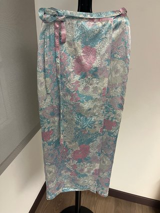 Falda midi estampada floral