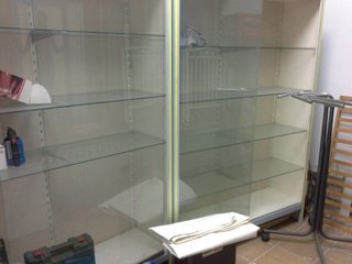 Local comercial, amueblado, 65 metros, un baño