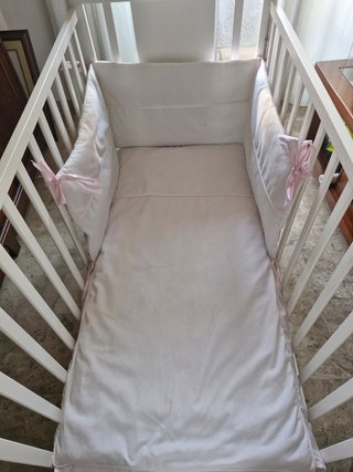 Cuna bebé blanca