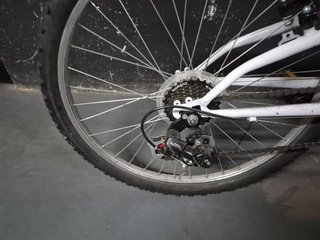 Bicicleta Athletic Club Roja y Blanca