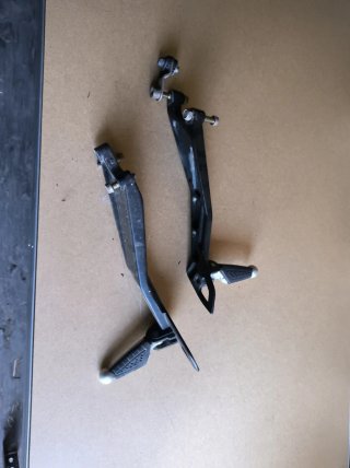 Estriberas Benelli Trek 1130 Traseras