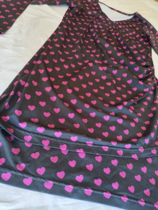 Vestido manga larga con corazones