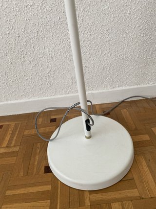 2 Lámparas de pie blancas. Serie RANARP de Ikea.