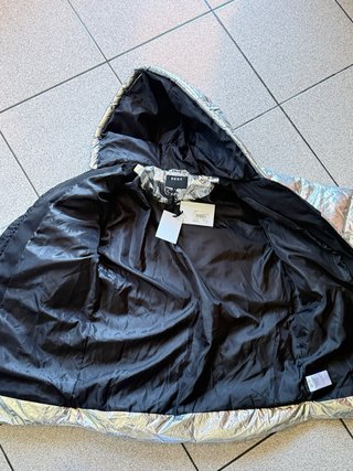 Chaqueta DKNY Metalizada Plata Nueva con Etiqueta