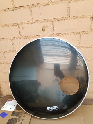 Bombo Evans EQ3 22 BK Resonante