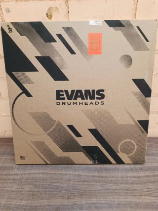 Bombo Evans EQ3 22 BK Resonante