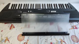 Yamaha EZ-220 Teclado SENSIBLE RETROILUMINADO USB