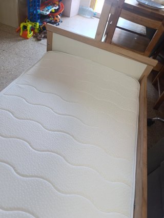 Cama infantil IKEA madera con barrera