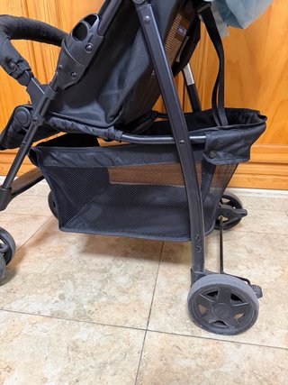Silla de paseo ligera negra y azul