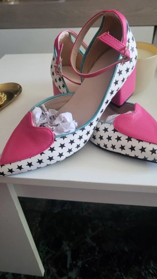 Zapatos de fantasía con estrellas y corazón