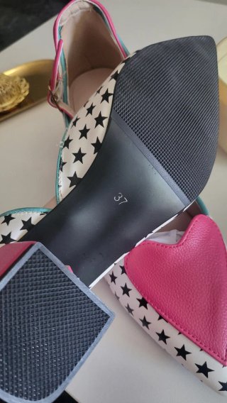 Zapatos de fantasía con estrellas y corazón