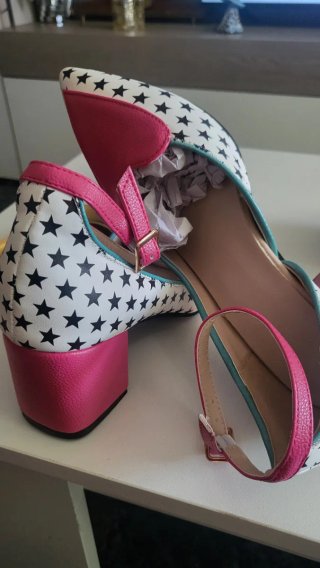 Zapatos de fantasía con estrellas y corazón