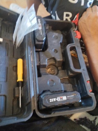 Mini sierra eléctrica inalámbrica