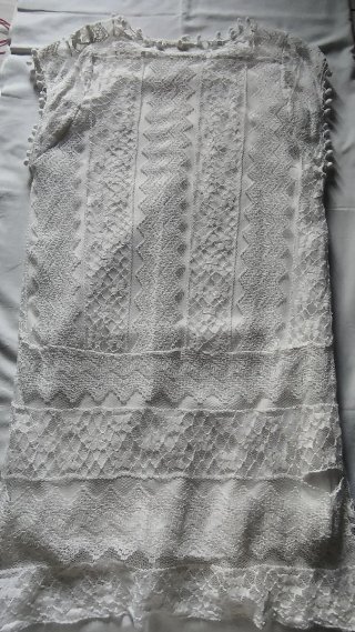Vestido blanco encaje pompones
