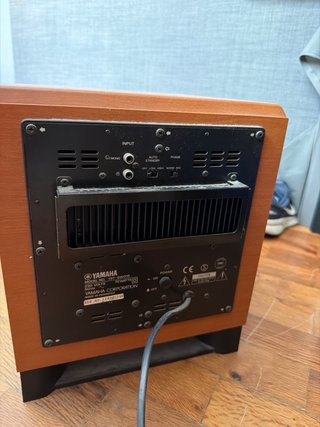 Yamaha YST-SW015 Subwoofer Marrón