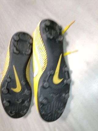 Zapatos de fútbol Nike Talla 43 (los use como 42)