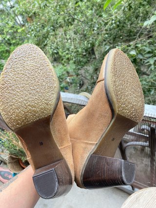 Botines de piel dorados y marrones