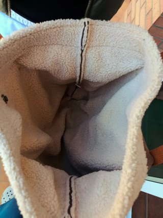 Bolso de ante marrón con borreguito