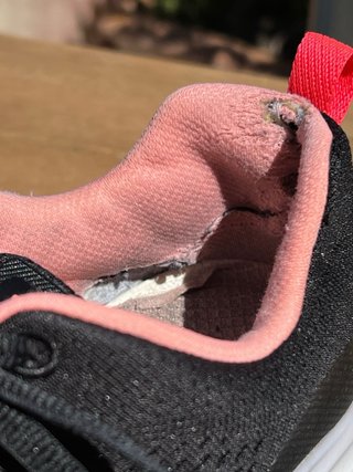 Zapatillas Skechers Ultraligeras Negras y Rosas