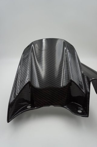 GUARDABARROS TRASERO EN CARBONO YAMAHA R1 2004-06