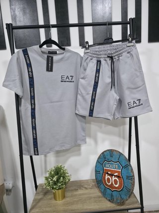 Conjunto EA7 Emporio Armani Gris