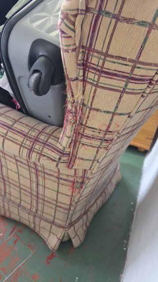 Sillón orejero tapizado