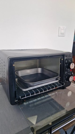 Horno Tostador Pequeño Negro Comelec