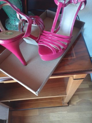 Zapatos de tacón fucsia con plataforma
