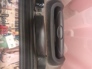 Maleta de cabina con 4 ruedas.