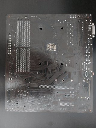 CPU AMD Ryzen + Placa Base Gigabyte B450M