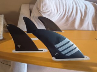 Tabla Surf middlelentg Surftech Dream Fish 7'6.