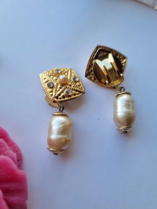 Pendientes Clip Dorados Vintage con Perla ✨️