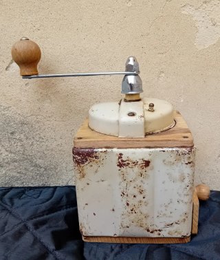 Molino Café Peugeot Freres Francés 1950s