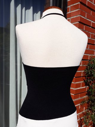 Top halter de punto negro