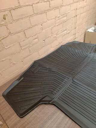 Alfombrilla de maletero negra