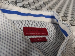 Camisa Zara Slim Fit Talla M blanco y azul