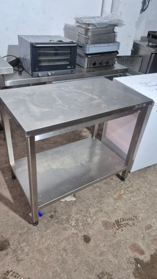 Mesa de acero inoxidable