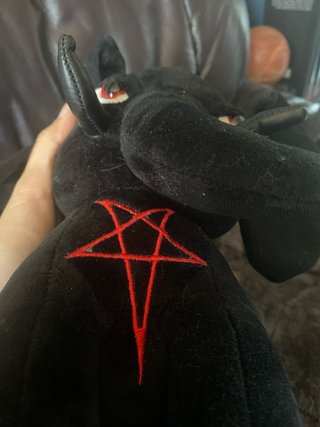 Peluche Elefante Negro con Pentagrama