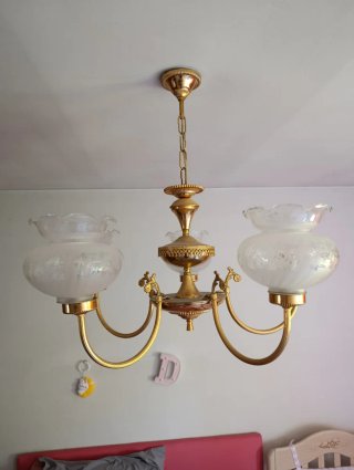 URGE!!!! Lámpara de techo dorada y cristal