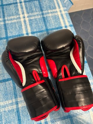 Guantes de Boxeo/ Muay thai 12 OZ