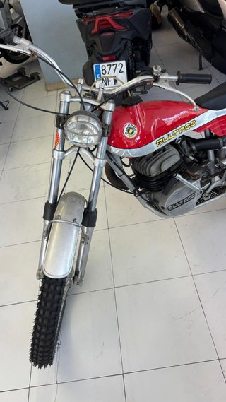 Moto Bultaco 365cc Roja y Plata