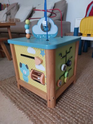 Cubo actividades bebé madera