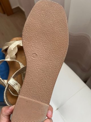 Sandalias doradas trenzadas talla 40