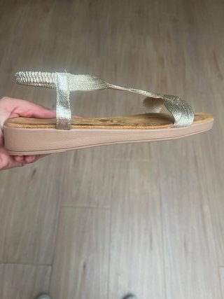 Sandalias doradas trenzadas talla 40