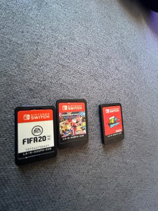Nintendo Switch + 9 juegos y 4 mandos