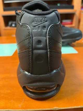 Nike Air Max 95 Negras