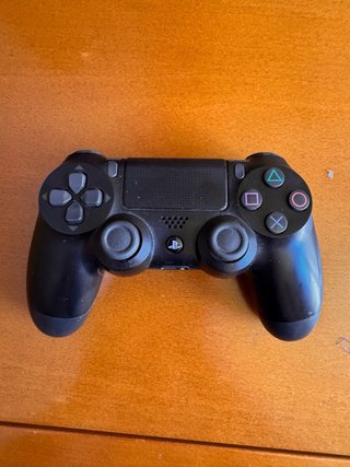 PS4 SLIM 500GB + COMANDO