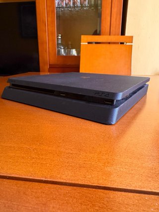 PS4 SLIM 500GB + COMANDO