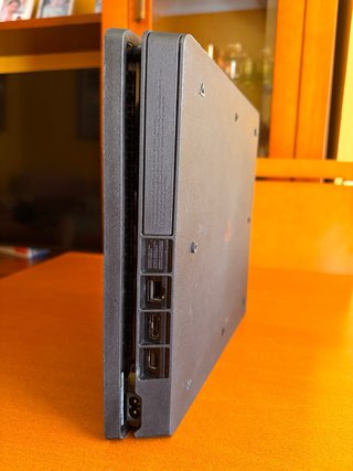 PS4 SLIM 500GB + COMANDO